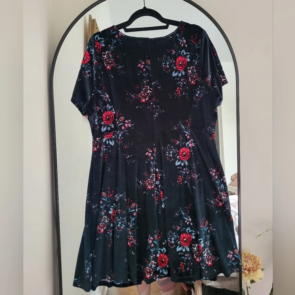 Dark Green Velvet Torrid Floral Swing Dress - Picture 7 of 8